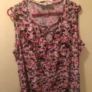 Multi colored key hole tank